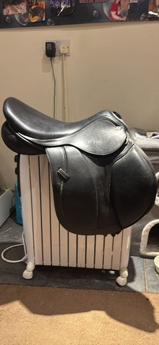 Monarch black jump saddle - black,