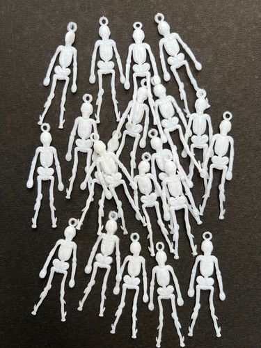 Vintage 6cm skeleton charms - 20,