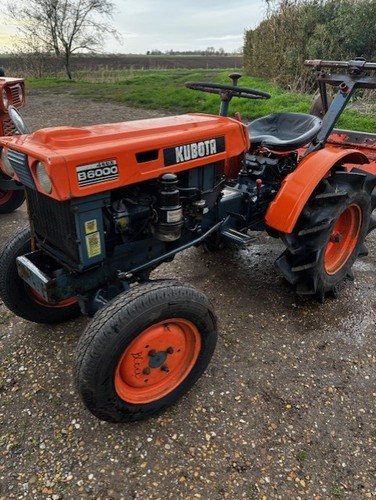 Kubota b6000 compact tractor - b6000,