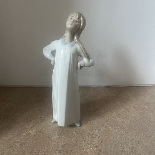 Retired lladro 4872 girl - retired,