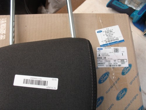 2223824 front seat headrest - 2223824,