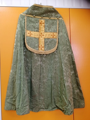 Green yellow church - , robe
