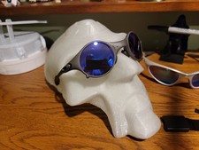 Oakley Sunglasses stand Bob