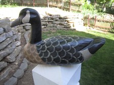RED SHED HAND PAINTED WOODEN