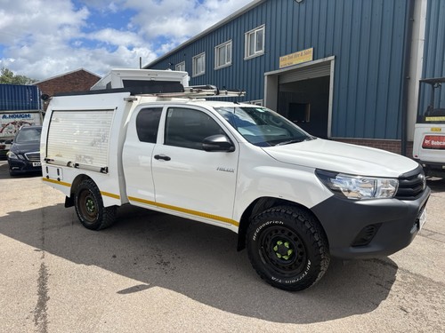 2018 toyota hilux active - toyota,