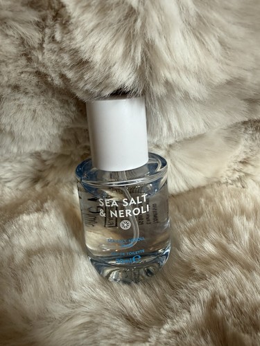 Marks spencer discover sea - &,
