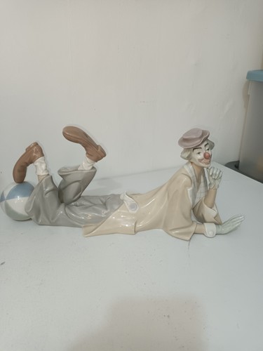 Lladro reclining clown with - lladro,