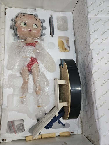 Danbury mint betty boop 30in - mint,