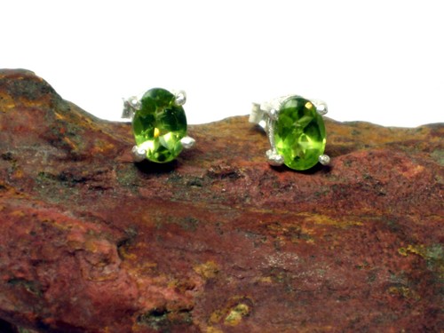Oval green peridot - peridot,