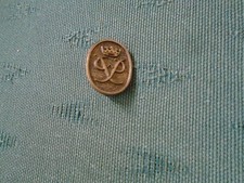 VINTAGE METAL PIN BADGE - DUKE