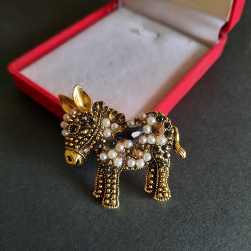 Gold tone donkey brooch - donkey,