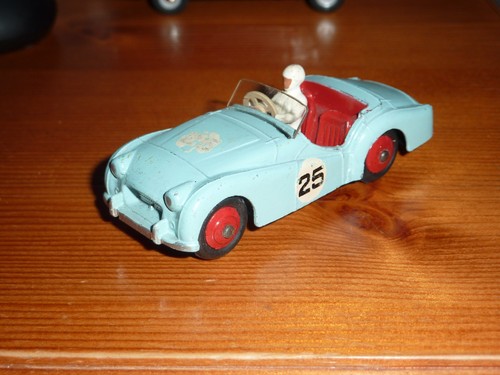 Dinky toys 111 triumph tr2 - triumph,