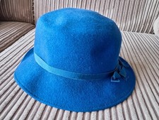 Vintage 1950s French designer blue felt hat size 7