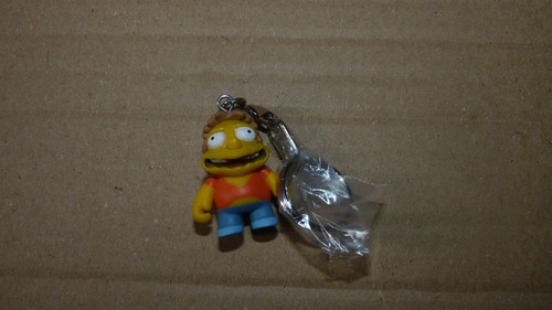 Kidrobot the simpsons keyring - the,