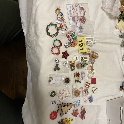 Mixed lot christmas - of,