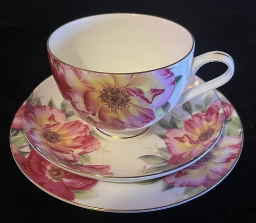 Maxwell williams rose petals - &,