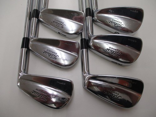 Titleist right handed - iron, set