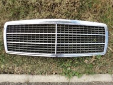 MERCEDES W202 C CLASS FRONT GRILLE Used in Good Condition