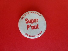VINTAGE GOLDEN WONDER PEANUT CLUB  Super P’nut  TIN BUTTON BADGE 1970s