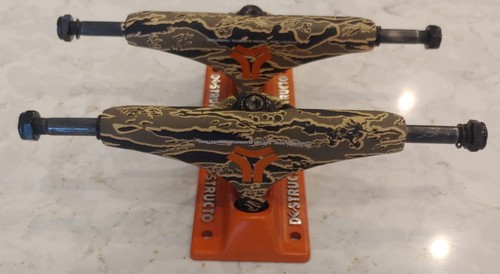 New destructo skateboard - new,