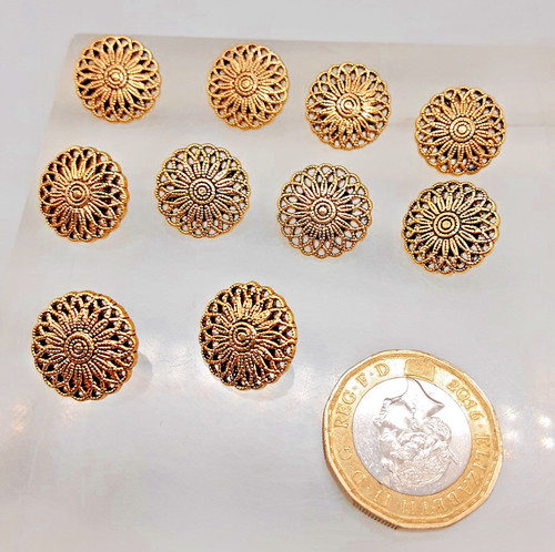 Pierced gold tone round - 10,