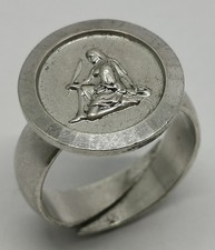 Vtg 1960s Solid Silver Spanish Reclined Lady Signet Ring Baleares PM 100 UK Sz O