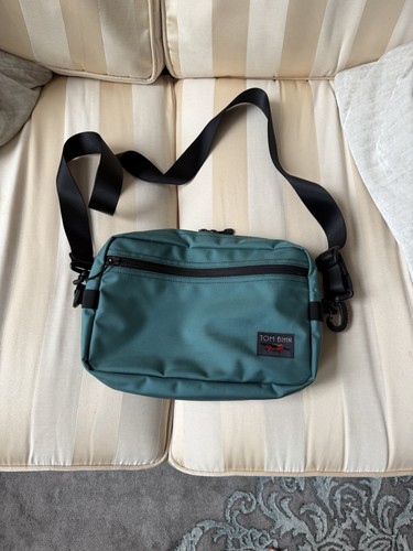 Tom bihn side hustle agave - side,