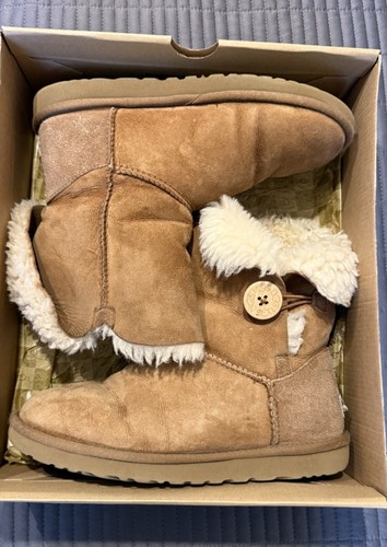 Womens bailey button uggs - bailey, size