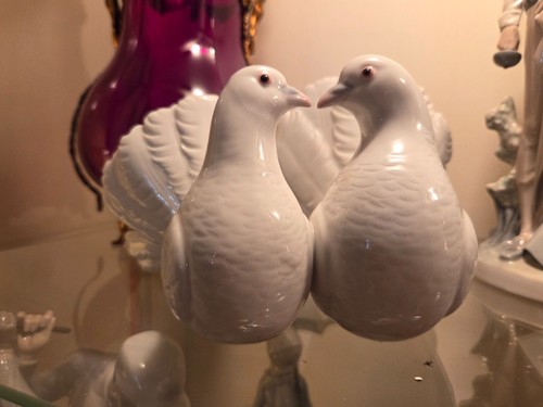 Lladro figurine couple of - lladro, figurine,