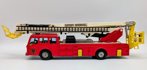 Corgi toys simon - snorkel, on