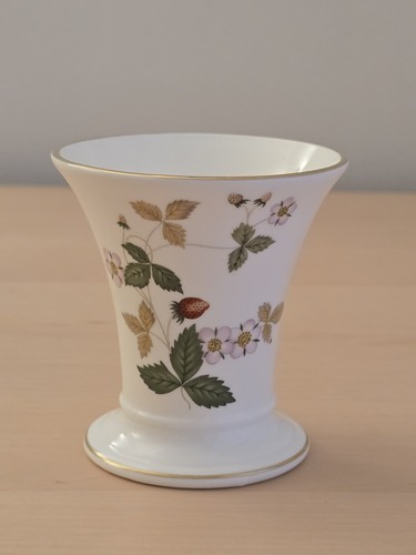 Wedgwood wild strawberry - 9, cm