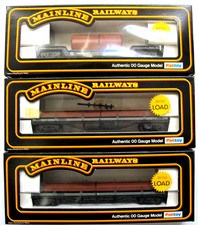 Mainline Bogie Bolster / Well Wagons With Loads - OO Gauge - Boxed - (3954)