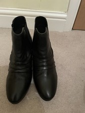 BNWOT Roberto Vianni black leather ankle books size 6.5 (40)