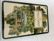 Moet Chandon Presentation Tin And 2 Flutes