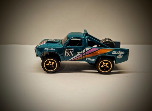 Hotwheels dodge d100 - 87,