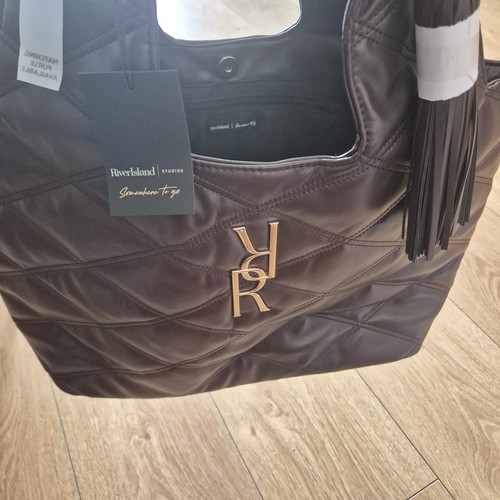 River island large - river,