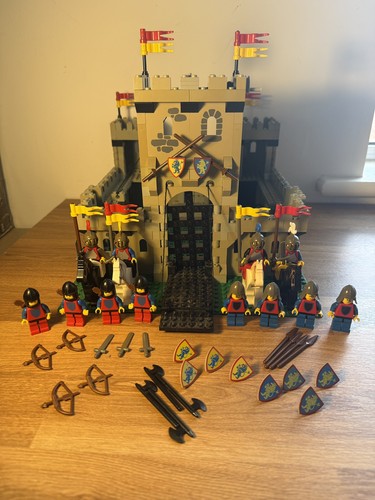 Lego castle legoland 6080 - castle,