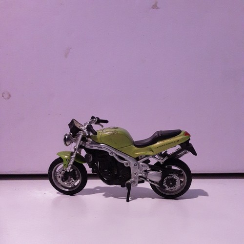 Triumph speed triple - speed, green