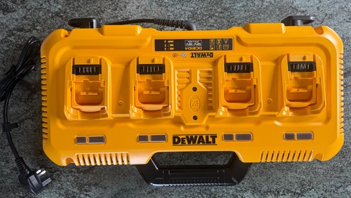 Genuine dewalt dcb104 - dewalt, 4-port