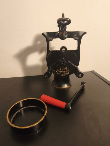 Vintage spong cast - vintage,
