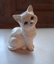 Royal Doulton White Gloss Cat