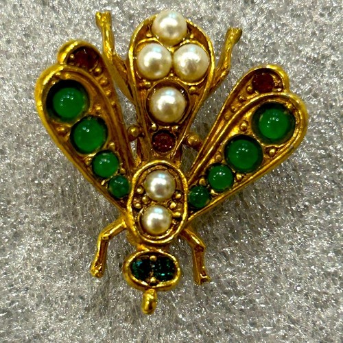 Art vintage bee - , pearls