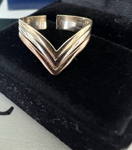 9ct gold tri colour yellow - 'tri,
