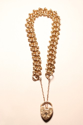 9ct gold curb and knot