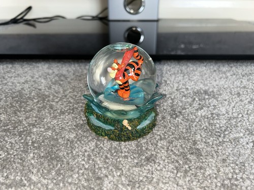 Disney tigger snow globe - snow,