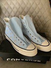 Light Blue With Little Flower Embroidered Converse Chuck Size 6.5