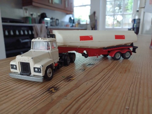 Corgi 1152 mack truck petrol - truck,