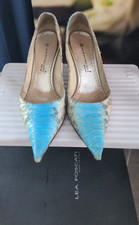 Lea Foscati Ladies turquoise pointed stilettos  