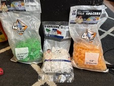 3 BAGS OF TILE SPACERS OF