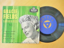 GRACIE FIELDS = FAVOURITES